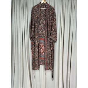 Vestido de Salón Boho Chic Vintage para Mujer de Seda Reciclada, Túnica de Playa para Resort, Bata Estilo Gitano para el Hogar, Cubrebañador - Product Image 4