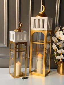 Bougeoir en métal artisanal doré et argenté conçu sur mesure pour la décoration de Noël de la table à manger avec motif rock - Product Image 5