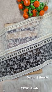 Fait sur mesure Découvrez les garnitures en dentelle brodée pour les robes artisanat décoration de la maison et plus Délicat détaillé et magnifiquement fait - Product Image 5