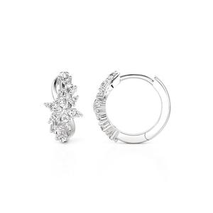 Boucles d'oreilles créoles Jeulia en forme de flocon de neige en cristal - Product Image 2