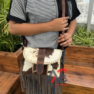 กระเป๋าสะพายพาดลำตัวหนังวัวสำหรับผู้หญิงกระเป๋าถือหนังแท้ดีไซน์หรูหราสินค้าใหม่ส่งตรงจากโรงงาน - Product Image 1
