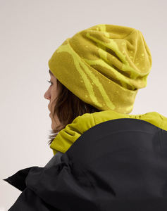 Gorro de Esquí Personalizado al por Mayor con Logotipo Estampado en Relieve, Gorro de Punto Jacquard sin Puños para Hombre con Diseño Elegante - Product Image 3