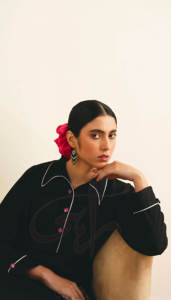 ชุดสูทผู้หญิงสั่งตัดสไตล์เฉพาะตัว ปกคอพับเรียบง่าย เป็นมิตรกับสิ่งแวดล้อม คุณภาพสูง มีสินค้าพร้อมส่ง - Product Image 5