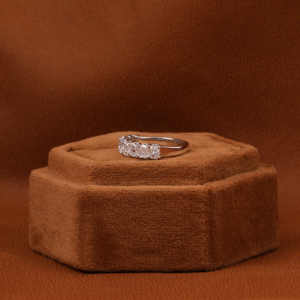 1,8 TCW Lab Grown Cushion Cut Diamond Wedding Band 14KT Oro sólido Classic Certified Nine Diamond Anniversary Anillos de moda - Product Image 3