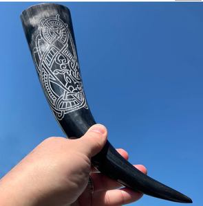 Corne à boire de bière Viking polie personnalisée de haute qualité Style animal d'inspiration médiévale pour les souvenirs de Noël ou un usage quotidien - Product Image 2