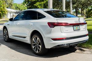 VOITURES D'OCCASION À VENDRE 2021 etron Sportback Pramium Pluz - Product Image 3