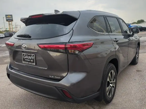รถยนต์โตโยต้า ไฮแลนเดอร์ XLE ปี 2023 มือเดียว สภาพดี สะอาด รถ SUV มือสอง - Product Image 2