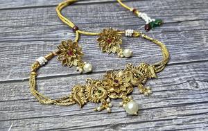 Ensemble de collier traditionnel en laiton le plus vendu avec boucles d'oreilles, parfait pour les mariages de fête et les fonctions ethniques de l'Inde - Product Image 4