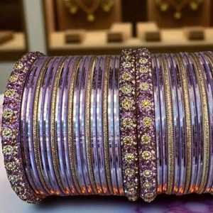 Conjunto de Brazaletes de Terciopelo de Estilo Tradicional para Damas, Joyería Hecha a Mano de Moda, Churiya de Vidrio y Terciopelo para Mujer - Product Image 4