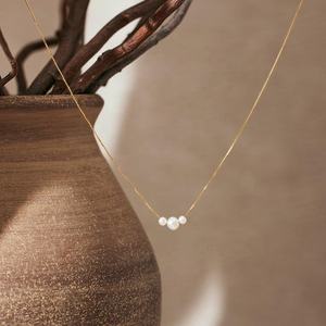 Collier minimaliste en argent sterling 925 avec pendentif en perle d'eau douce, bijoux délicats à perles, plaqué or 14K/18K, tendance mariage - Product Image 3