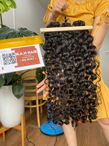 วิกผมลอนธรรมชาติเกรด8A-12A ผมลอนแบบลอนคลื่นแบบหลวมสไตล์อิตาลีผมหยิกแบบคลิปหนีบด้านหน้า - Product Image 4