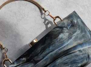 คริสตัลเรซินและงานแม่ของไข่มุกหรูหราคลัตช์เรซิ่นสีดำสำหรับเจ้าสาวพร้อมคลัทช์ลูกบิดทองของขวัญสำหรับเพื่อนเจ้าสาว - Product Image 3