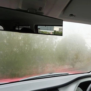 Choix idéal pour l'entretien automobile : Gel anti-buée Fukupika pour vitres, amélioration de la sécurité du conducteur, contenant en plastique, fabriqué au Japon - Product Image 3