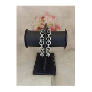 Les superbes bracelets AD pour la danse et la scène sont disponibles en vrac. - Product Image 1