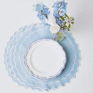 Manteles individuales de lino bordados hechos a mano por artesanos que garantizan un estilo duradero y encanto para cada mesa de comedor - Product Image 5