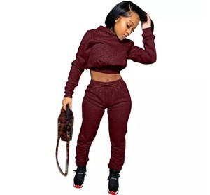 Conjunto de jogging informal de talla grande para invierno para mujer, Top corto y pantalones de dos piezas con logotipo frontal para fitness de otoño y deportes de invierno - Product Image 6