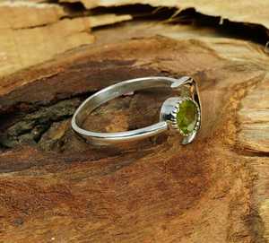 Bague en péridot vert, argent sterling 925, pierre précieuse facettée, bijoux faits à la main, cadeau d'anniversaire - Product Image 2