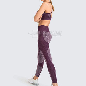 Conjunto de Yoga Deportivo para Mujer, Estilo Moderno, Venta al Por Mayor, Calidad Premium, Hecho en Pakistán - Product Image 3