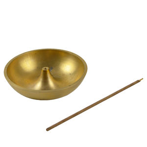 ที่ตั้งธูปทองเหลืองทรงสามเหลี่ยมสำหรับวางธูปเครื่องหอมสีทองขัดเงา - Product Image 6