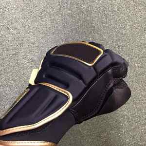 Gants de batteur de baseball professionnels antidérapants personnalisés Protection durable des mains avec techniques imprimées respirantes à adhérence supérieure - Product Image 4