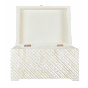 Dernière boîte en os faite à la main sculpture à la main apparence décente boîte en os à bijoux blanche avec peinture blanche conception basée aux États-Unis en Inde - Product Image 6