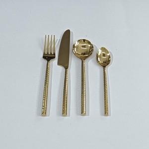 Couverts de mariage en acier inoxydable de luxe, manche martelé or rose, ensemble cuillère et fourchette - Product Image 2