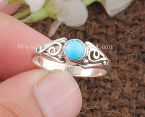 Style Vintage 925 Sterling Silver Turquoise Ring Dainty Scrollwork Artisan Bijoux en pierres précieuses faits à la main pour les femmes pour les mariages - Product Image 3