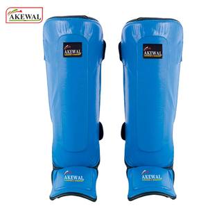 AKEWAL Espinilleras personalizadas de alta calidad hechas de cuero sintético Protector deportivo personalizado Productos de boxeo al por mayor - Product Image 2