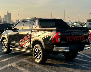 Toyota Hilux 2019 Usada en Buen Estado, Toyota Hilux GL Modificada 2.7L V4 AWD 4x4 GCC 360CAM - Encendido por Botón - Patrol - Product Image 3