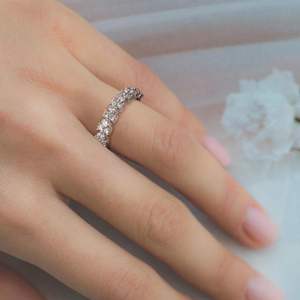 Anillo de Boda de Estilo Único con Diamante Cultivado en Laboratorio de Corte Redondo, Media Eternidad, para Mujer, Marca RITZIN - Product Image 3
