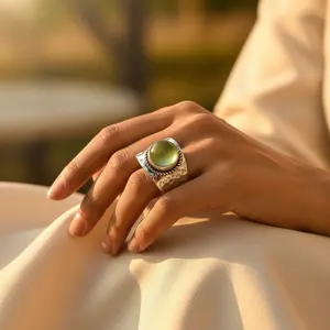 แหวนเงินแท้ 925 ประดับพลอยสีเขียว ดีไซน์เรขาคณิต สำหรับผู้หญิง เครื่องประดับชั้นดี ชุบโรเดียม แพลตตินัม ตัดแบบพลอย - Product Image 1