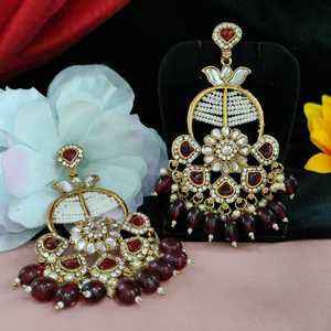 Artesanía tradicional de Chandbalis de piedra de colores y Kundan de la mejor calidad con estética vibrante, toque lujoso y radiante - Product Image 3