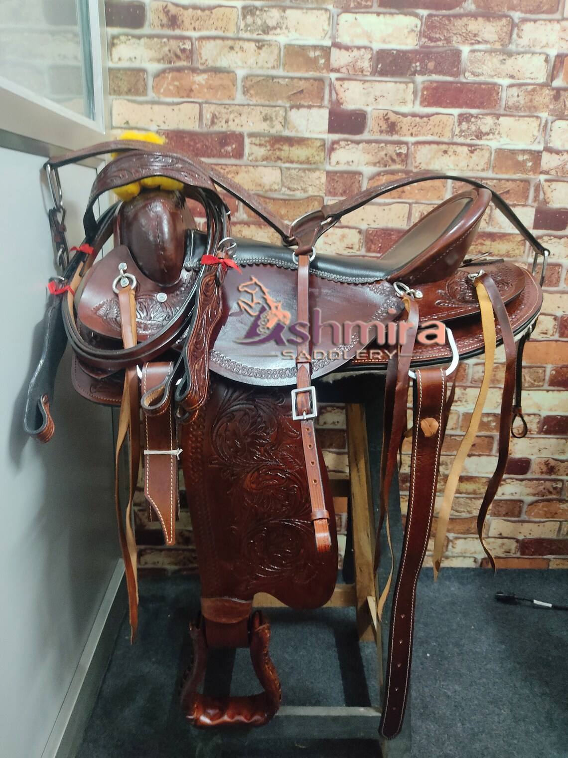 สีน้ำตาล