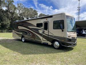 Limón seminuevo 2018 Fleetwood Bounder 34S - Product Image 2