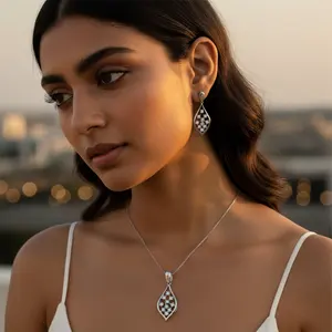 Pendientes de Lágrima con Diamantes Brillantes para Mujer en Plata 925 - Product Image 1