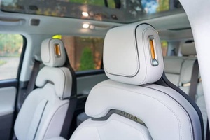 VOITURE ÉLECTRIQUE EXTRÊMEMENT PROPRE 2023 RIV-IAN R1S QUAD-MOTOR AWD GRANDE BATTERIE PRÊTE À ÊTRE EXPÉDIÉE - Product Image 4