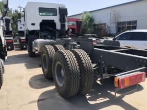 Camión Tractor Usado Sinotruk Euro2 Diésel 6X4 con Volante a la Izquierda, HOWO de 10 Ruedas, con Capacidad de Carga de 21-30T y 371hp - Product Image 6