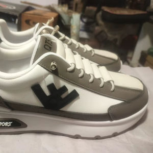 รองเท้าวิ่งสำหรับฝึกซ้อมกีฬาที่สวมใส่สบายสำหรับการออกกำลังกายและกิจกรรมกลางแจ้งแบบสบาย ๆ สำหรับทุกฤดูกาลพร้อมซับในแบบตาข่าย - Product Image 1