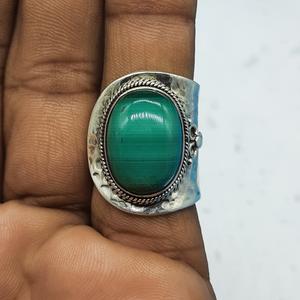 Bague ajustable en argent sterling 925 Malachite Bague épaisse artisanale bohème avec pierre naturelle ornée de diamants et de perles principales - Product Image 1