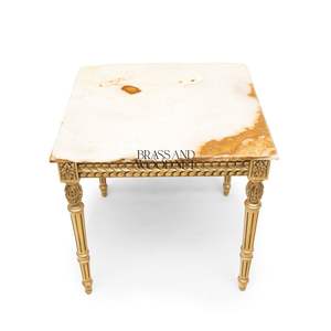 โต๊ะข้างทรงสี่เหลี่ยมหรูหราพร้อมท็อปหินอ่อนสีขาวธรรมชาติและขาไม้ลายลูกฟูกประดับทองคำเปลวสำหรับตกแต่งสไตล์พระราชวังคลาสสิก - Product Image 1