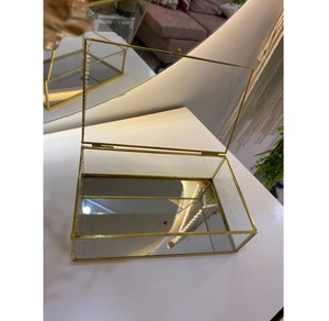 Boîte à bijoux carrée en verre avec finition dorée, écologique et personnalisable pour le rangement des accessoires - Product Image 3