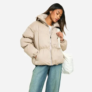 Veste matelassée pour femme de qualité supérieure, col montant, surdimensionnée et matelassée, veste d'hiver en duvet pour femme - Product Image 1