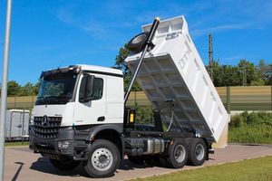 Camion tracteur diesel Mercedes-Benz Arocs 4048 6x4 Euro 6, transmission manuelle, capacité de charge 31-40T, conduite à gauche, neuf - Product Image 2