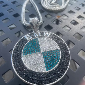 จี้ฮิปฮอปสีเงินสเตอร์ลิง925แบบกำหนดเองพร้อมจี้เพชรสีฟ้าและสีดำ - Product Image 1
