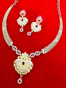 24K Plaqué Or Dubaï Vintage Mode Collier Ensemble Boucles D'oreilles Bracelets Peignes Broches Avec Perle Cristal Cuivre Made USA - Product Image 2