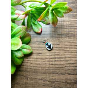 Pendentif Zuni fait main en pierres multicolores et or rose avec placage rhodium, style religieux, bijou en argent sterling - Product Image 3