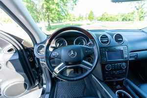 Conduite abordable - Véhicule d'occasion avec conduite à gauche |   Conduite à droite |   43K-MILEAGE 2010 MERCEDESSS-BENZZSS GL450 4MATICCSS - Product Image 4