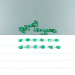 Émeraudes zambiennes naturelles calibrées en forme de poire 3x5mm, pierres précieuses facettées naturelles pour la création de bijoux, prêtes à l'emploi - Product Image 1