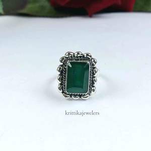Anillo de Plata de Ley 925 de Estilo Clásico para Mujer, Anillo de Compromiso o Fiesta, con Ónice Verde Natural Sólido y Engaste de Diamantes - Product Image 1