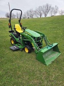Tracteur à chenilles John Deere 1025r 22HP très agréable, au design compact et au moteur performant - Product Image 2